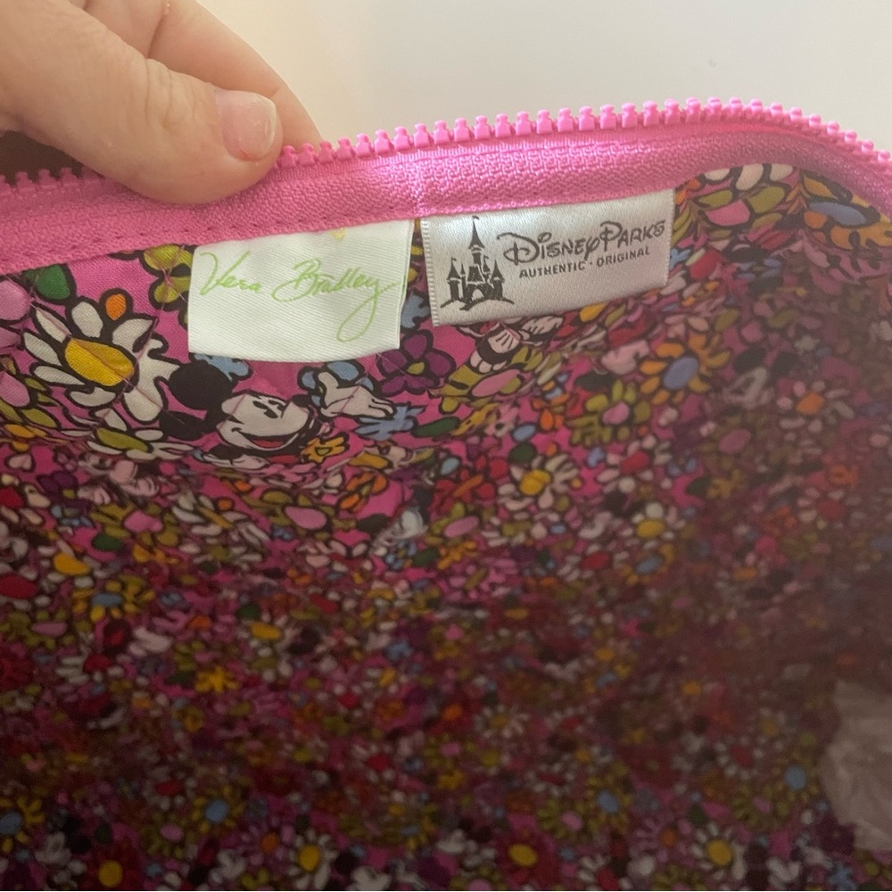 Vera Bradley Disney Parks Just Mousing Around Large Duffel Mickey Minnie Pink - Picture 9 of 10